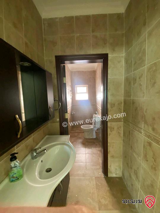 شقة طابقية مساحة 240م للإيجار فارغة في عمان - السابع