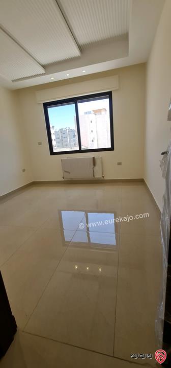 شقة مساحة 220م طابق أول للبيع في عمان - أجمل مواقع الجاردنز 