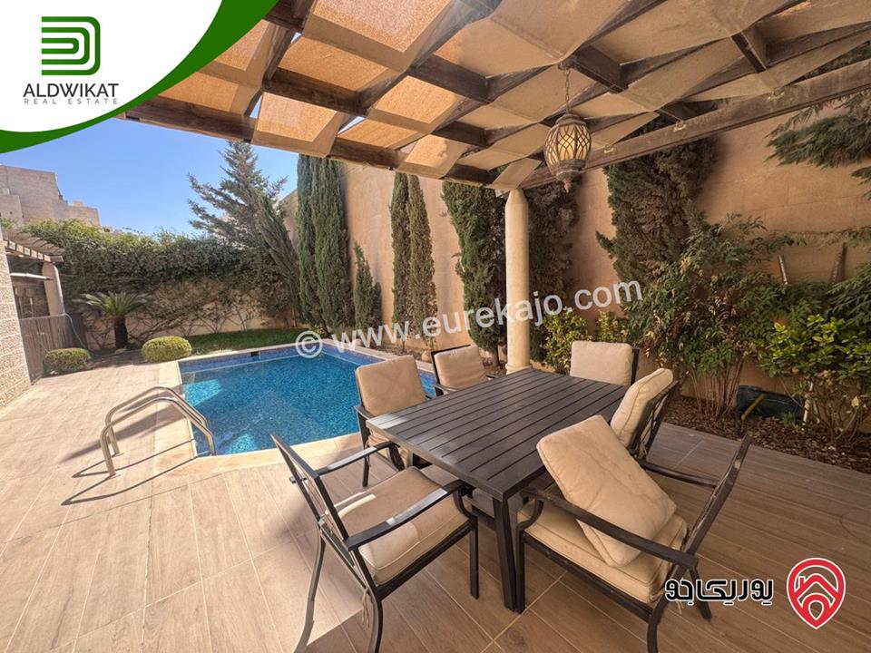 فيلا متلاصقة للبيع او للايجار في عبدون قرب الاسفاره الامريكيه مساحة الارض 500م ومساحة البناء 700م ومساحة الحديقة 200م موقع مميز واطلالة خلابة منطقة فلل واصل جميع الخدمات 