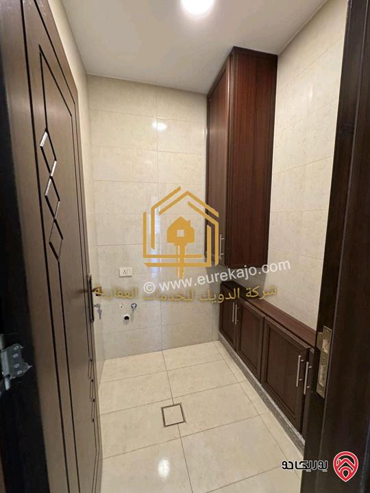 شقة دوبلكس لم تسكن طابق ثالث مع روف مساحة 215م للايجار في عمان - طريق المطار 