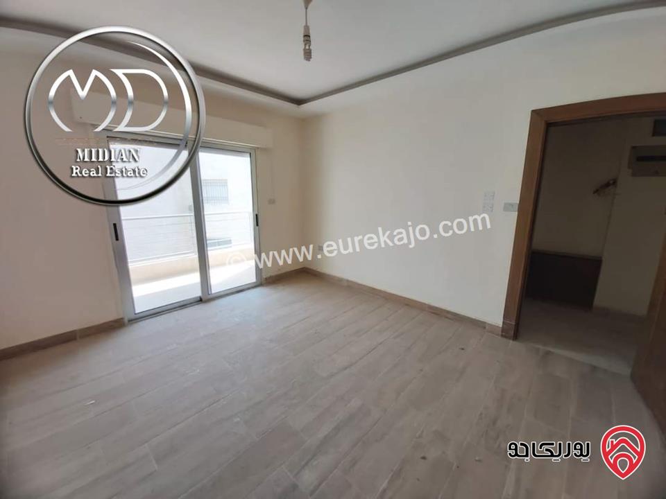 شقة ارضية فارغة للايجار في عمان - ام السماق مساحة 165م مع ترس و حديقة 130م تشطيبات و ديكورات سوبر ديلوكس جديدة لم تسكن بسعر مميز