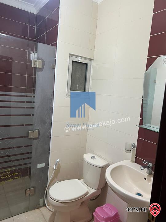 شقة مفروشة فاخرة للبيع في عمان - أم السماق قرب دوار النعيمات طابق ثالث 110م مع روف 110م تشطيب سوبر ديلوكس