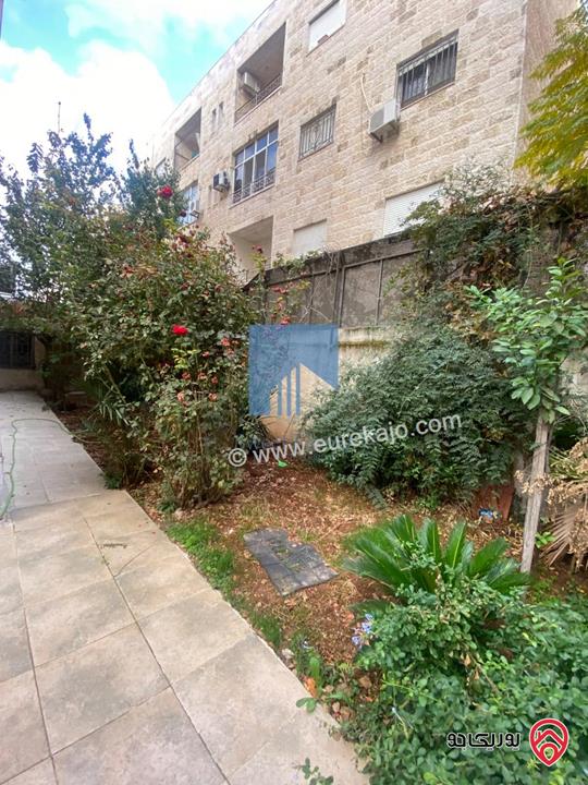 شقة أرضية مساحة 150م مع حديقة وترسات 150م للبيع في عمان - الجندويل