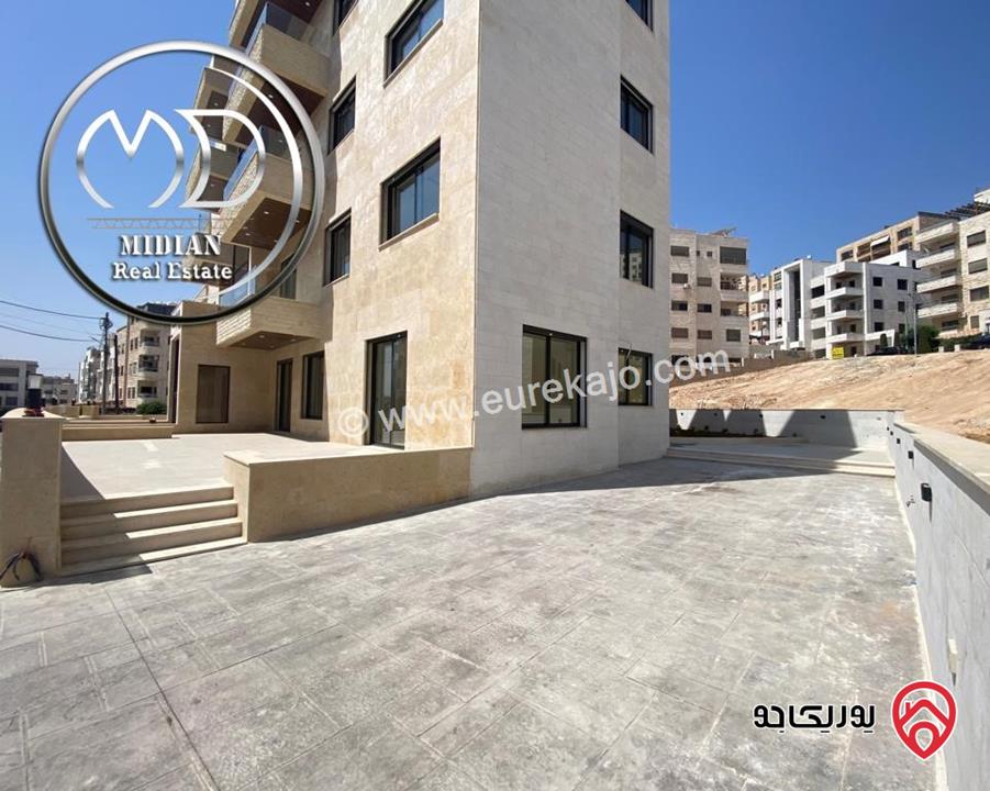 شقة ارضية جديدة للبيع في عمان - خلدا مساحة 230م وترس و حديقة 300م تشطيبات و ديكورات فاخرة جداً