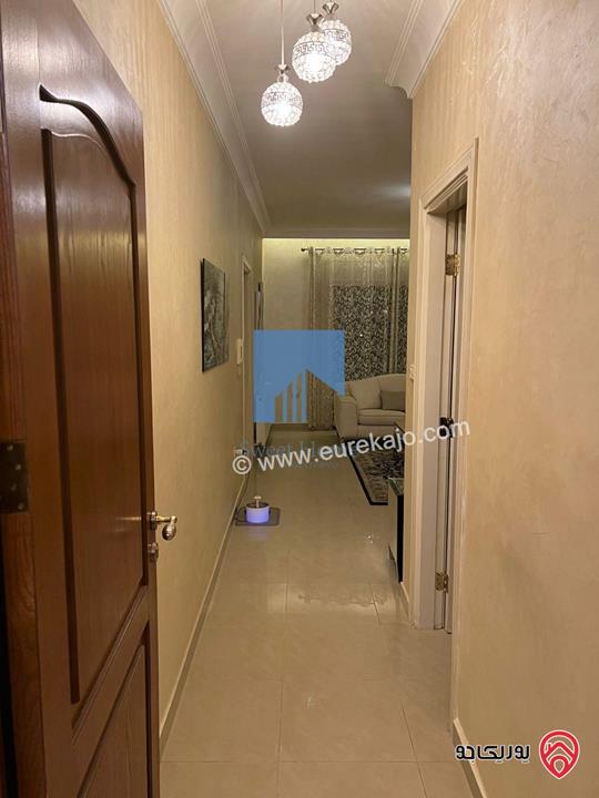 شقة فاخرة للبيع في عمان - الكرسي - خلف إدارة السير طابق ثالث 180م مع روف 120م بسعر مغري