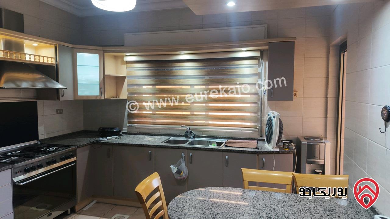 شقة طابق أرضي مساحة 173م مع ترس 60م مفروشة للبيع في عمان - الرابية