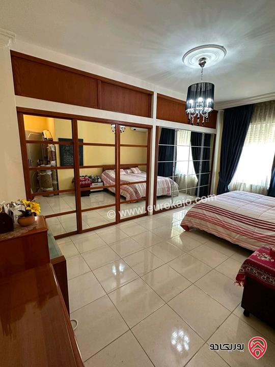 شقة فاخرة مميزة مفروشة فرش فاخر اجنبي طابق أرضي معلق مساحة 200م للبيع في عمان - عبدون