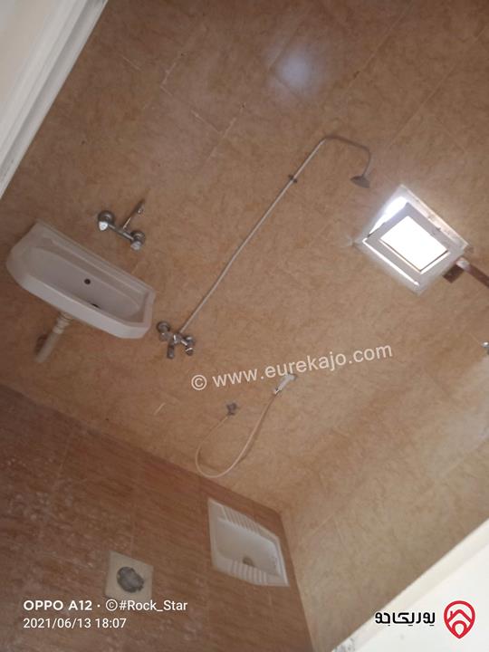 عقار سكني مكون من اربع شقق للبيع في اربد - سحم