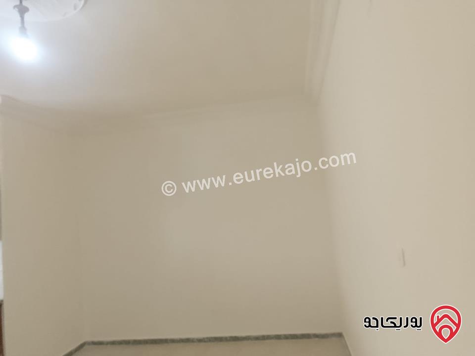 شقة طابق أول مساحة 130م للبيع في اربد