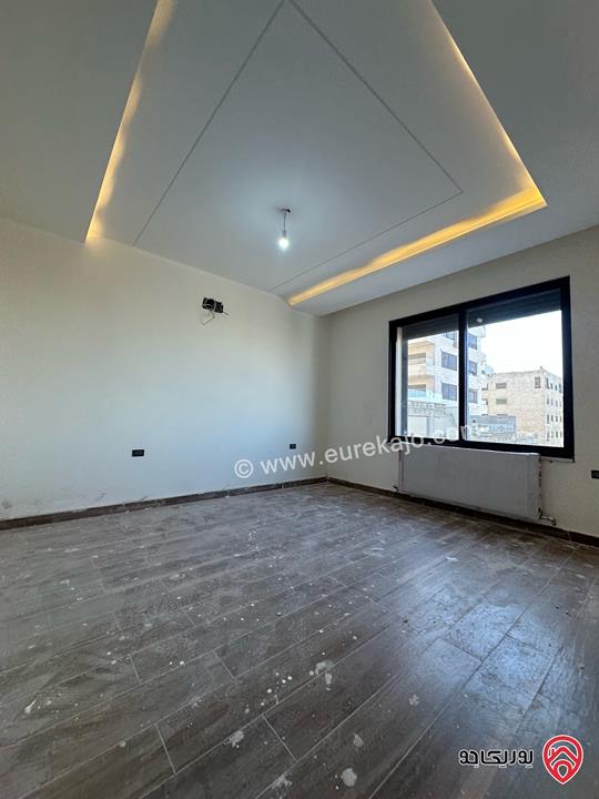 شقة مميزة طابق ثاني مساحة 225م للبيع في عمان - الظهير