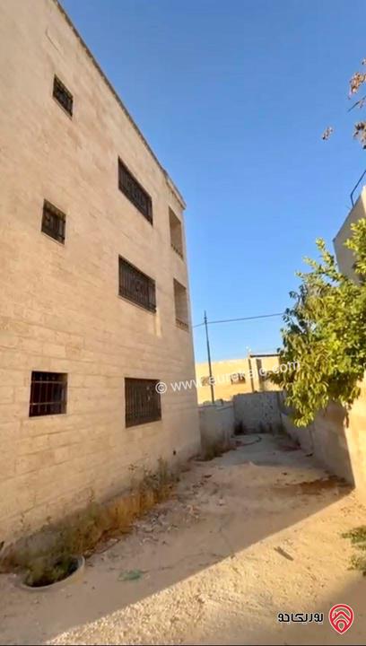 بيت مستقل مميز مساحة 800م على أرض 757م للبيع في عمان - منطقة ام نوارة 