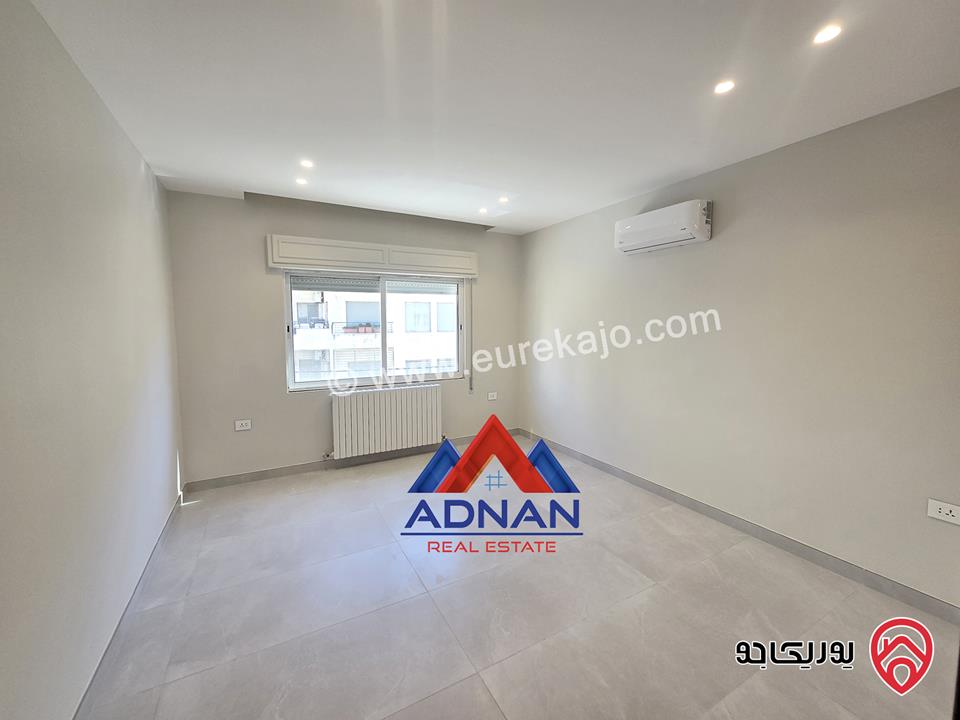 شقة طابقية مساحة 300م طابق ثاني للإيجار الفارغ مجددة بالكامل في عمان - الصويفية