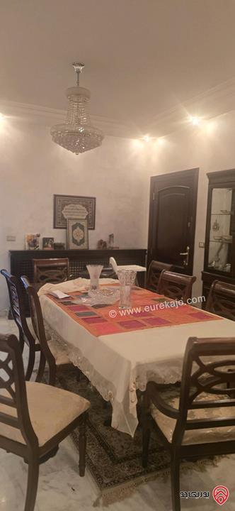 شقة أرضية مساحة 300م داخلي و 170م خارجي للبيع في عمان - ام اذينة