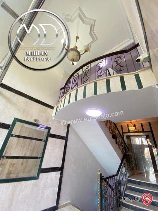 شقة فارغة للايجار في عمان - الرابية مساحة 200م طابق ثاني تشطيبات و ديكورات سوبر ديلوكس اطلالة جميلة