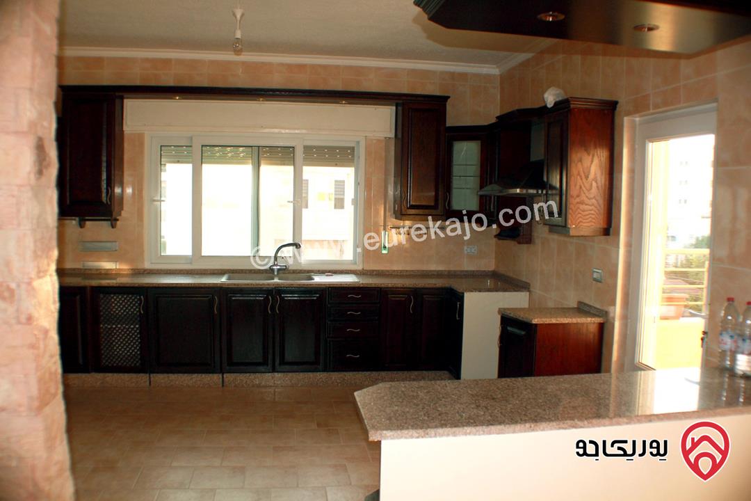 شقة مساحة 200م طابق ثالث للبيع في عمان - مرج الحمام