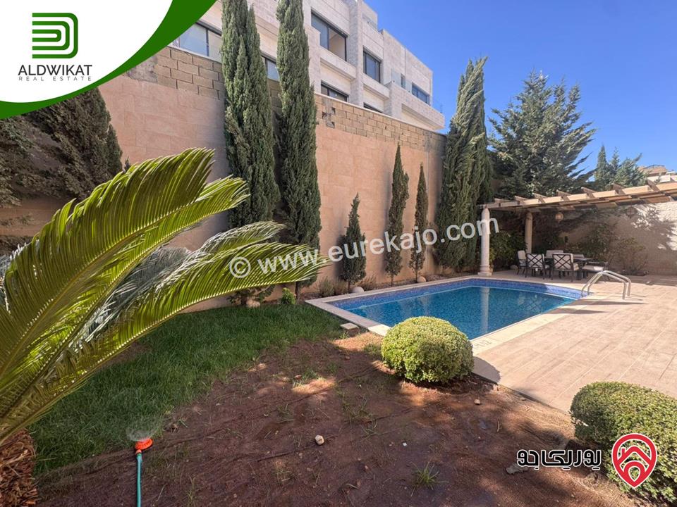 فيلا متلاصقة للبيع او للايجار في عبدون قرب الاسفاره الامريكيه مساحة الارض 500م ومساحة البناء 700م ومساحة الحديقة 200م موقع مميز واطلالة خلابة منطقة فلل واصل جميع الخدمات 