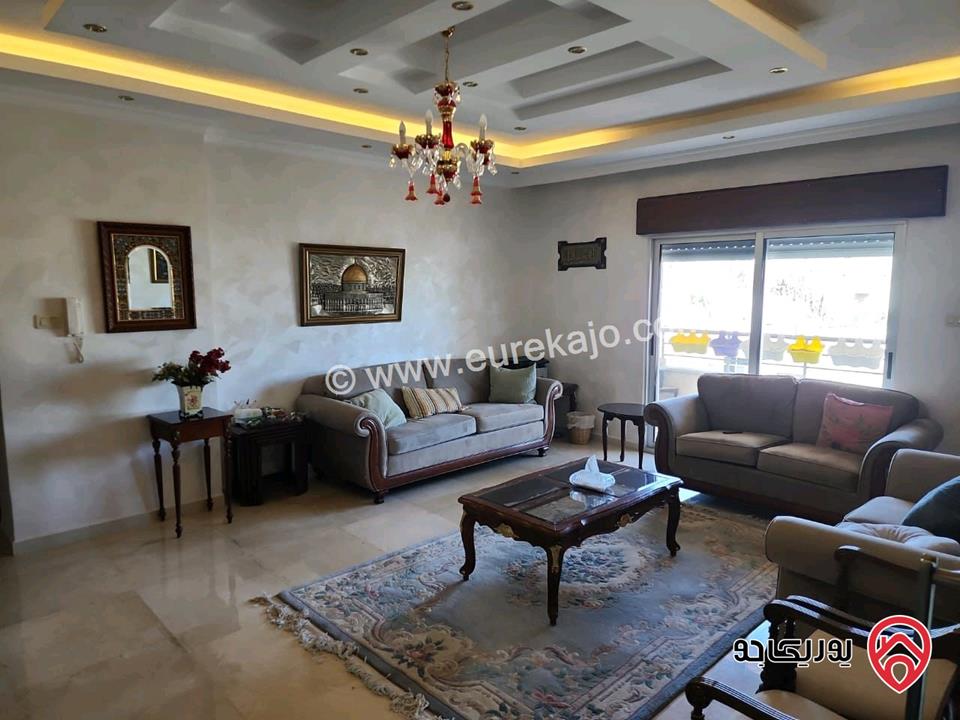 شقة طابقية مع روف المساحة الكلية 490م للبيع في عمان - خلدا مطلة على دابوق