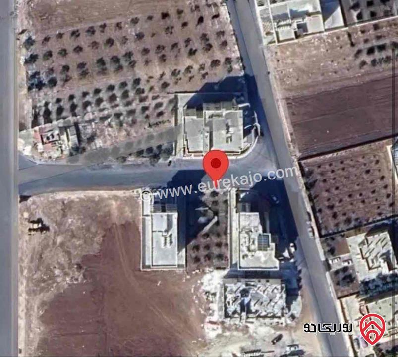 قطعة أرض بمساحة 700 متر للبيع في اربد / حواره، شارع البترا 