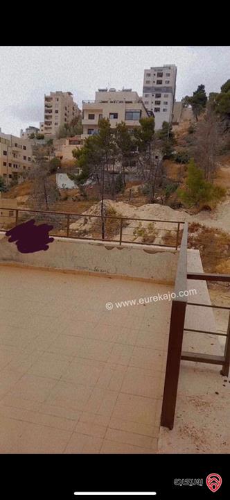 روف مساحة 200م بالإضافة إلى ترس 300م للبيع في عمان- صويلح