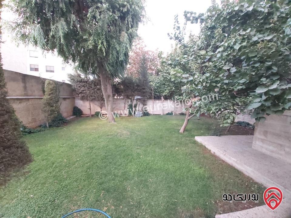 شقة ارضية  مع حديقة مساحة 200م للبيع في عمان - دير غبار