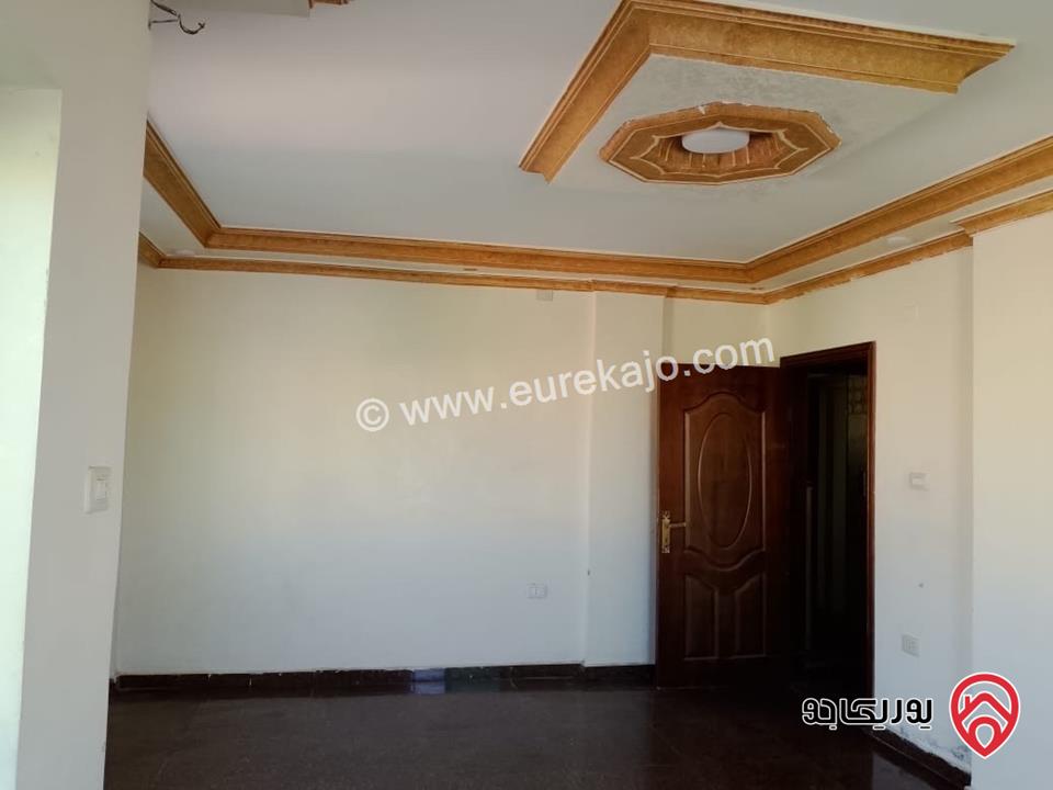 شقة مساحة 127م طابق ثالث للبيع في اربد - الحي الشرقي، مقابل مخفر الحي الشرقي 