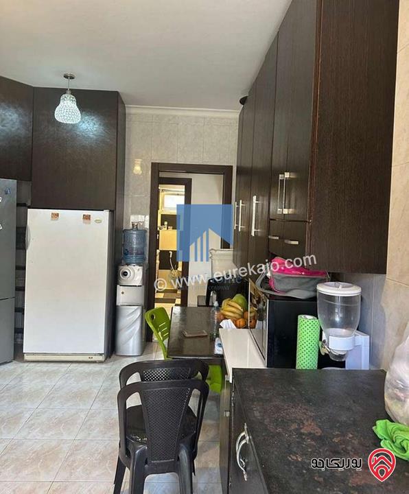 شقة مميزة طابق ثالث 185م تشطيب سوبر ديلوكس بسعر مغري للبيع في عمان - الشميساني