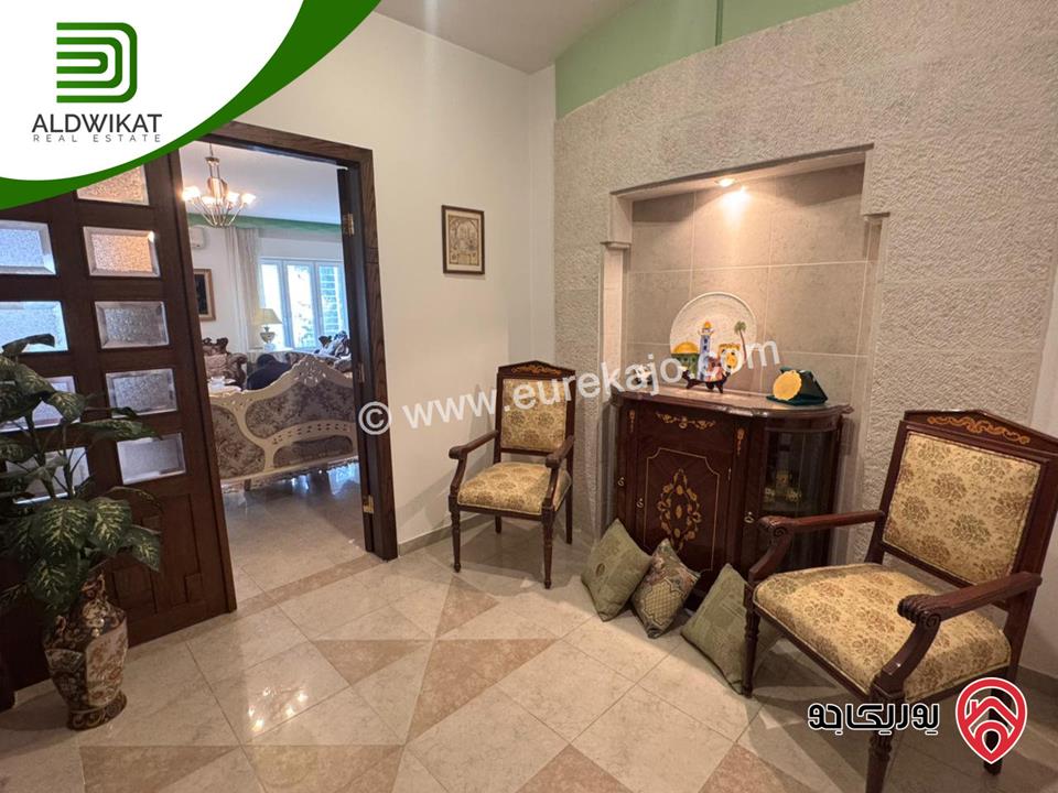 فيلا مستقلة مفروشة للبيع في عمان - خلدا مساحة البناء 580م ومساحة الارض 940م موقع اطلالة