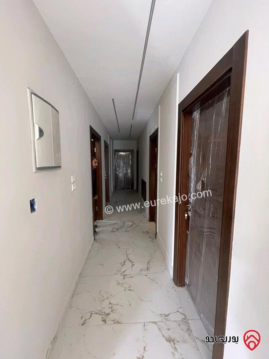 شقة طابق ثالث دوبلكس مساحة 316م نظام سمارت للبيع في اربد