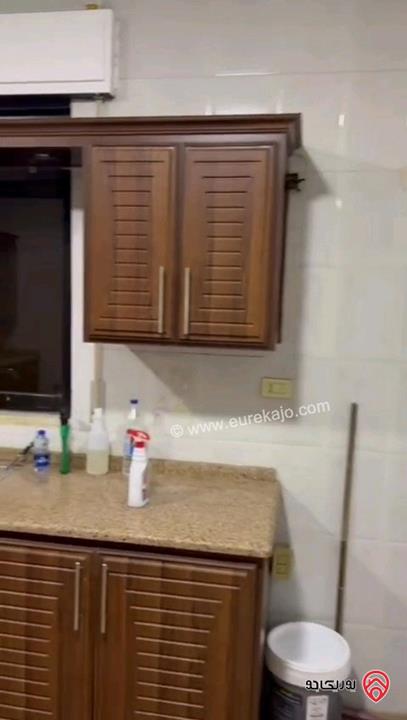 شقة طابق ثالث مساحة 200م للبيع في عمان - عرجان 