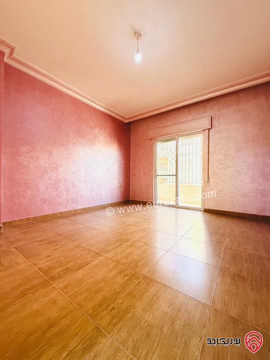 شقة ارضية مساحة 170م داخلي و 35م خارجي للبيع في عمان - طبربور 