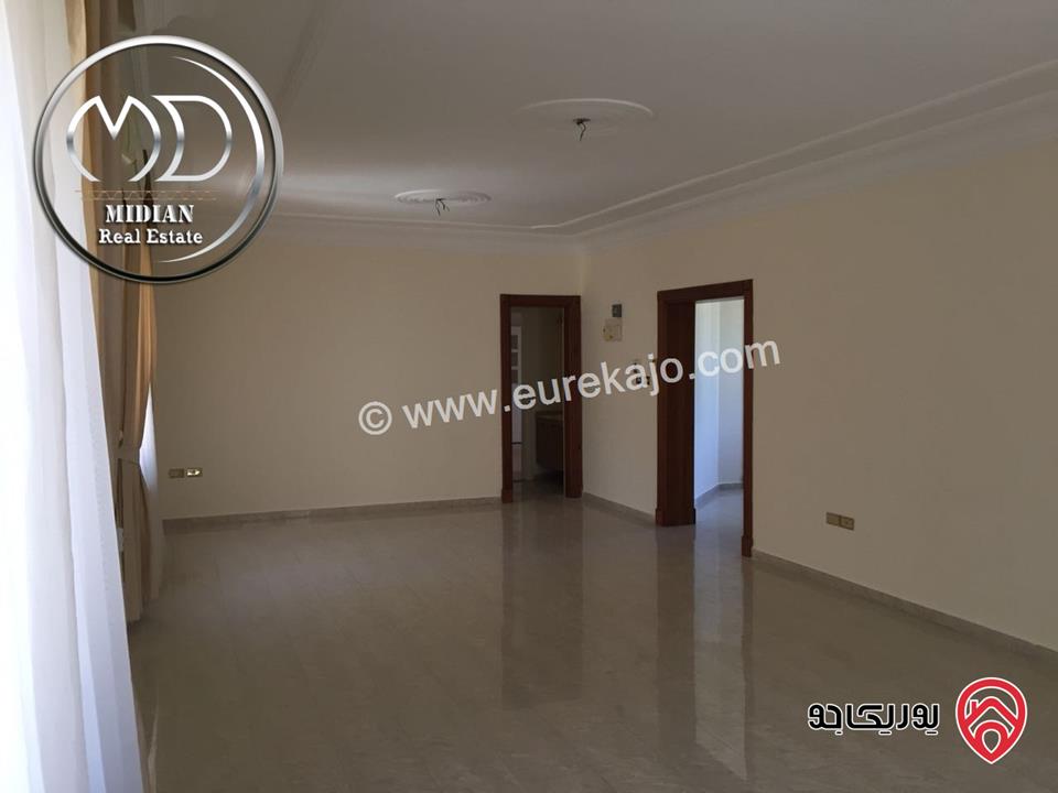 شقة ارضية طابقية فارغة للايجار في عمان - عبدون مساحة 300م مع ترس و حديقة 150م اطلالة جميلة