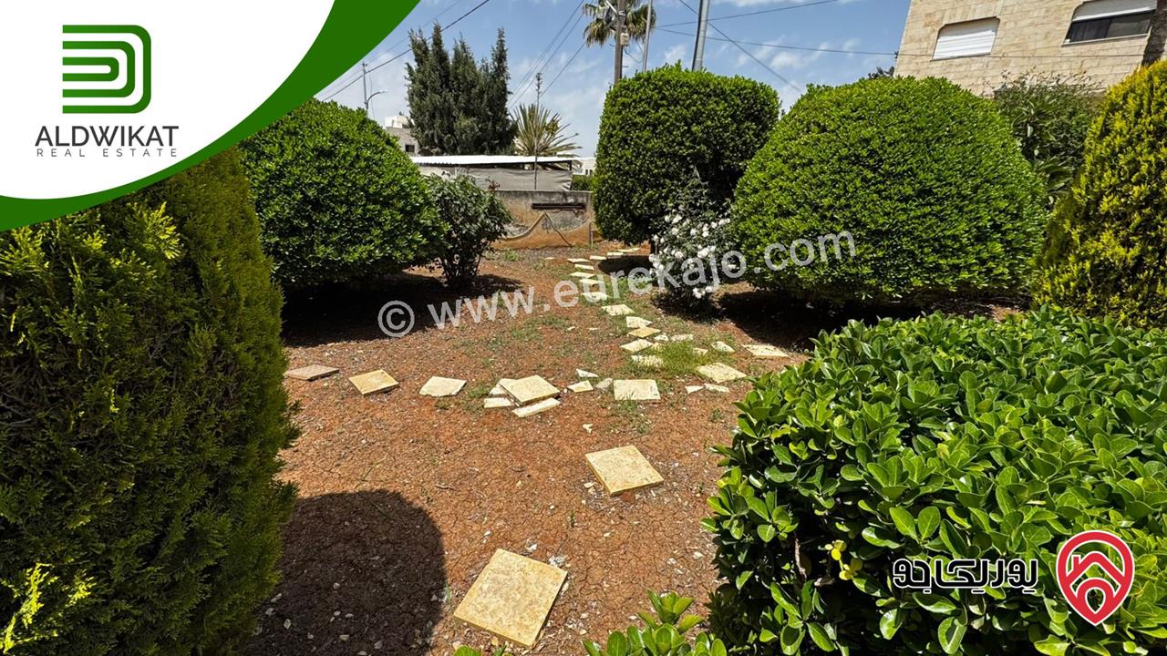 ارض للبيع في عمان - ام السماق مساحة الارض 1000م عليها بناء قديم 600 م موقع مميز على شارعين  واصل جميع الخدمات 