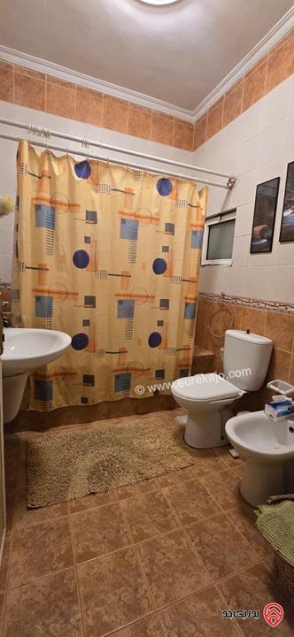 شقة ارضية مميزة مساحة 260م داخلي و 300م خارجي للبيع في عمان - تلاع العلي