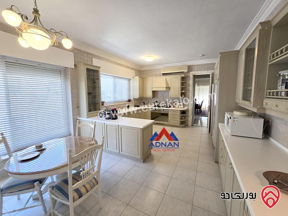 شقة طابقية مفروشة مساحة 400م للإيجار السنوي في عمان - الرابية