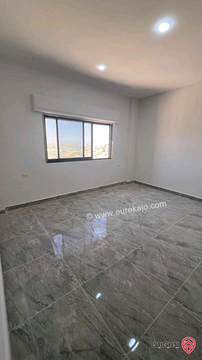 شقة طابق أول مساحة 170م للبيع في الزرقاء الجديدة