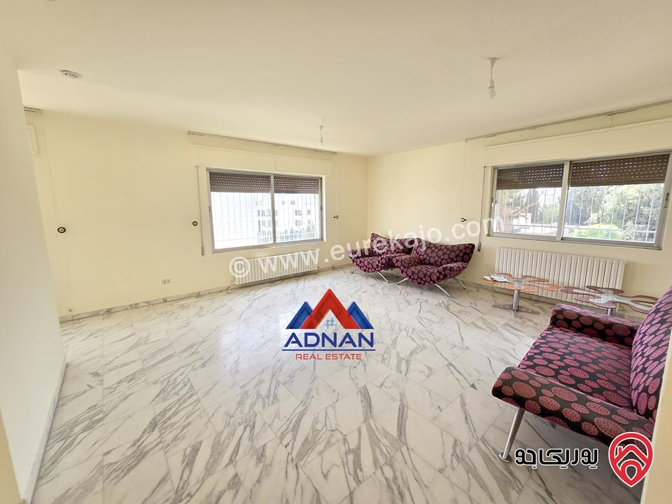 شقة ارضية مساحة 170م داخلي و 90م خارجي للإيجار الفارغ مع مدخل خاص من ضمن فيلا في عمان - الرابية