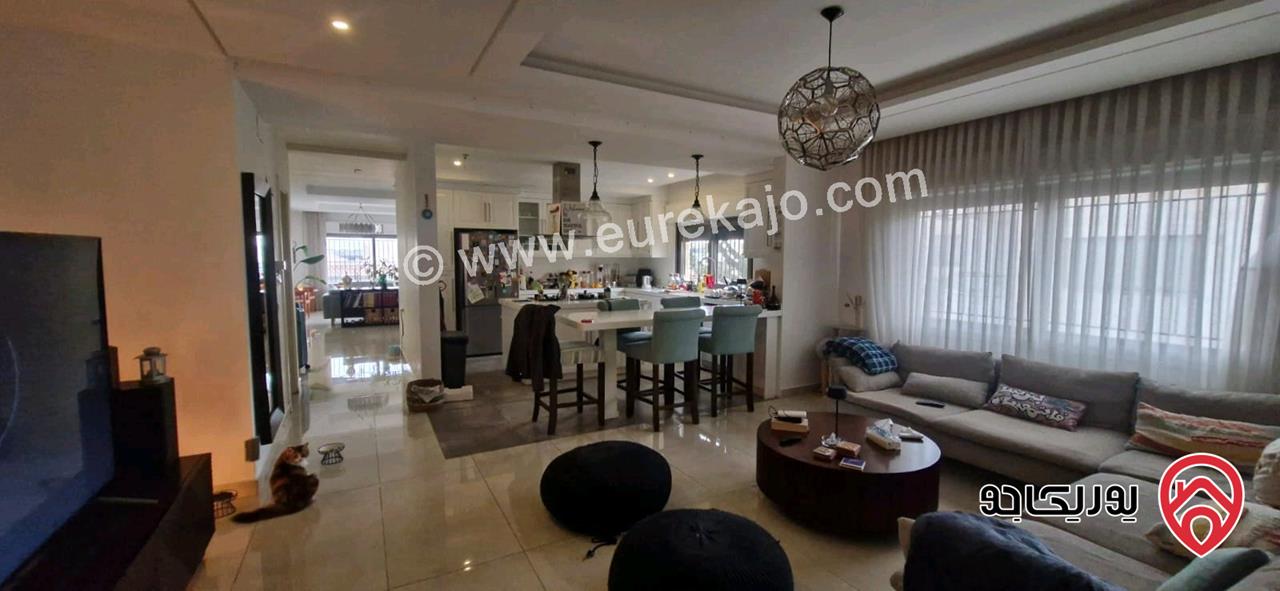 شقة طابق ثالث مساحة 207م مع مساحة 100 على السطح مش مبني للبيع في عمان - دير غبار