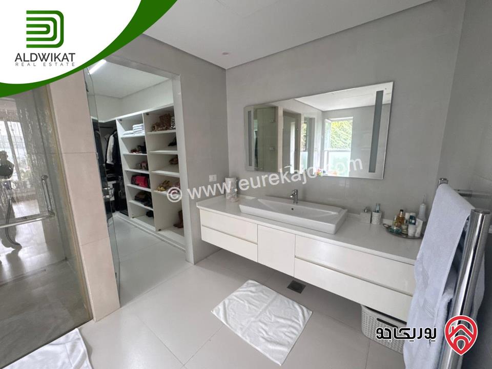 فيلا فاخره مفروشه مستقلة للبيع في عمان - دابوق مساحة البناء 800م ، الارض 770م ، الحديقة 200م والترس 200م