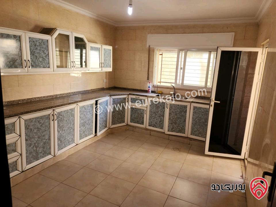 شقة مساحة 105م شبه أرضية للبيع في عمان - ضاحية الاستقلال