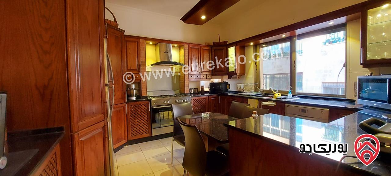 شقة مميزة طابق ثاني مساحة 192م للبيع في عمان - تلاع العلي