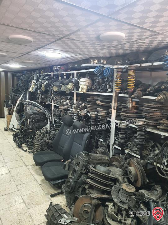 محل قطع غيار سيارات مساحة 60م للبيع في الزرقاء - شارع المصفاة