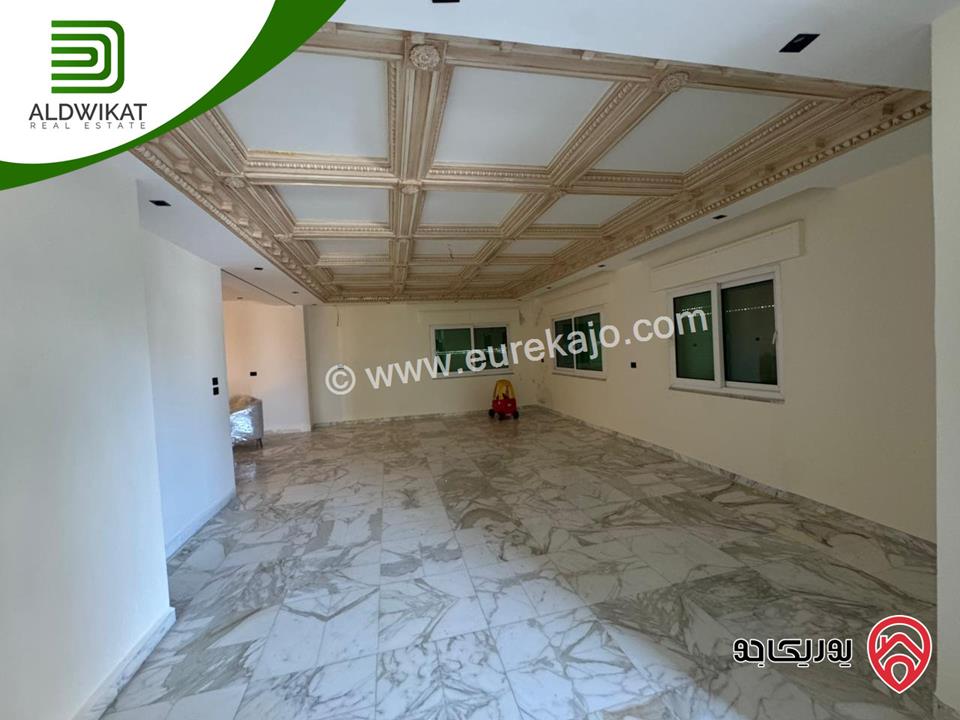 عماره سكنية للبيع في عمان - الشميساني مجددة بالكامل تتكون من 5 شقق طابقيه مساحة الشقة 250م ومساحة الارض 677م بسعر مغري