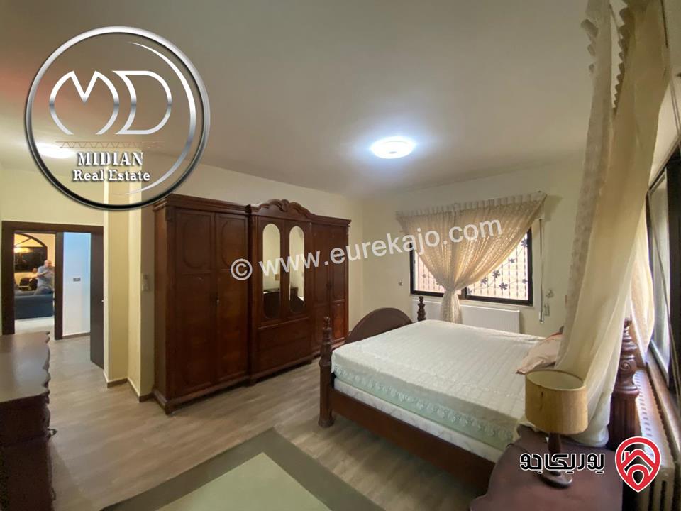 شقة ارضية مفروشة للبيع في عمان - ام اذينة مساحة 200م مع ترس و حديقة 150م تشطيبات سوبر ديلوكس بسعر مميز