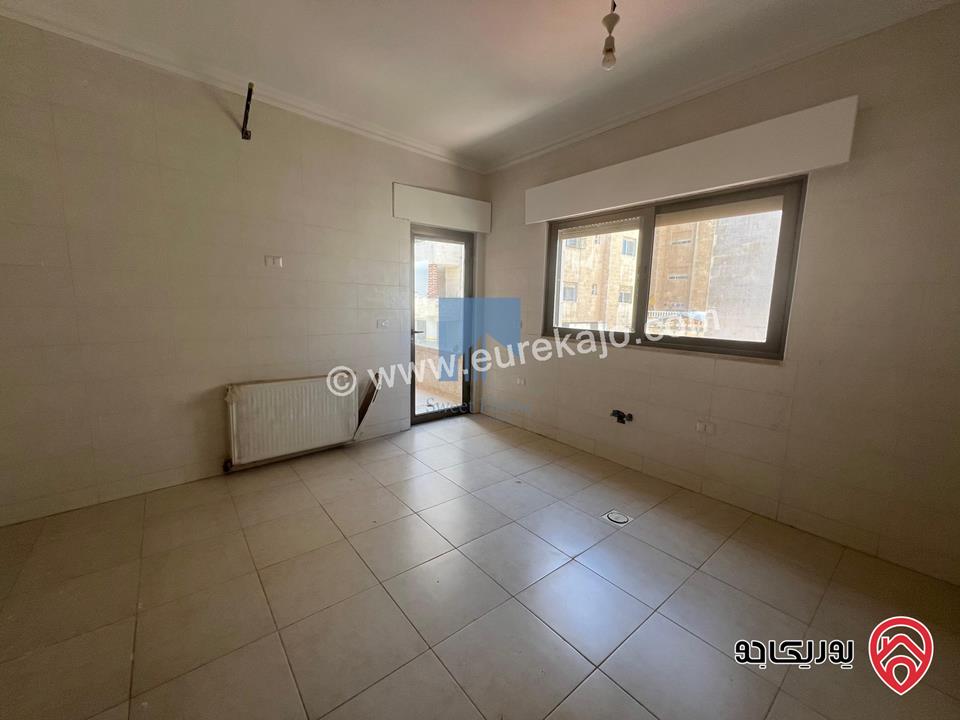 شقة طابق ثاني 167م تشطيب سوبر ديلوكس للبيع في عمان - خلدا