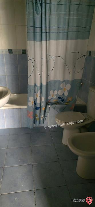 شقة طابق ثاني مساحة 223م للبيع في عمان - خلدا