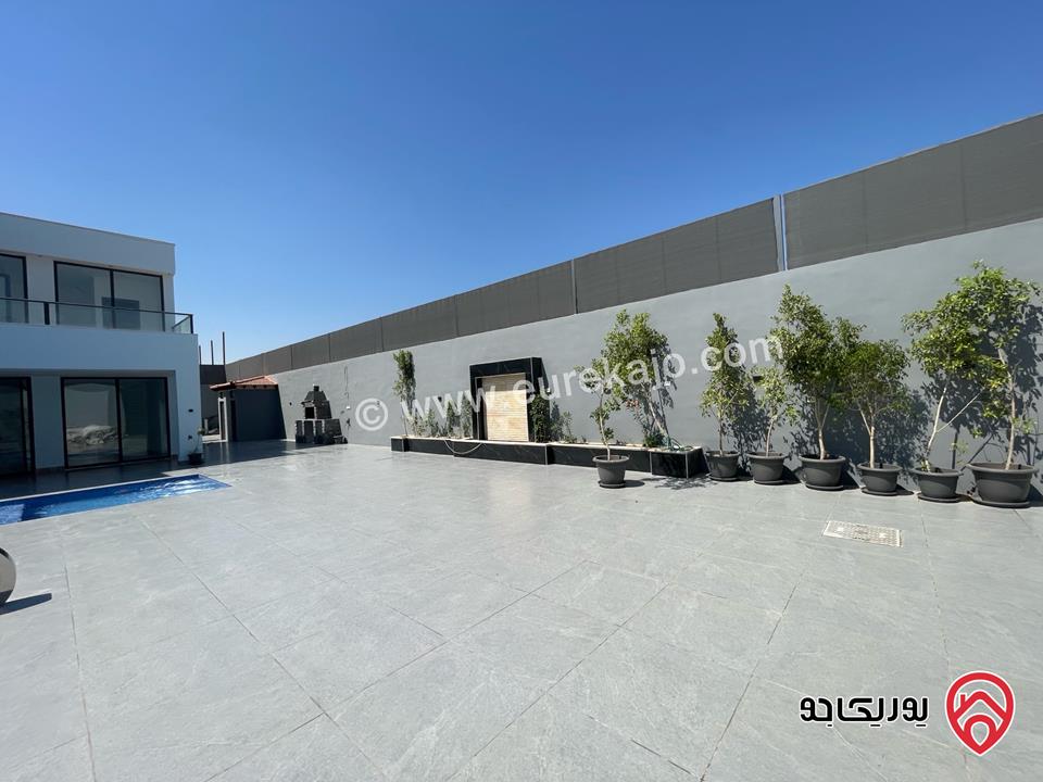 شاليه فاخر مساحة الأرض 640م ومساحة البناء 220م للبيع في البحر الميت منطقة الرامة تشطيب عالي