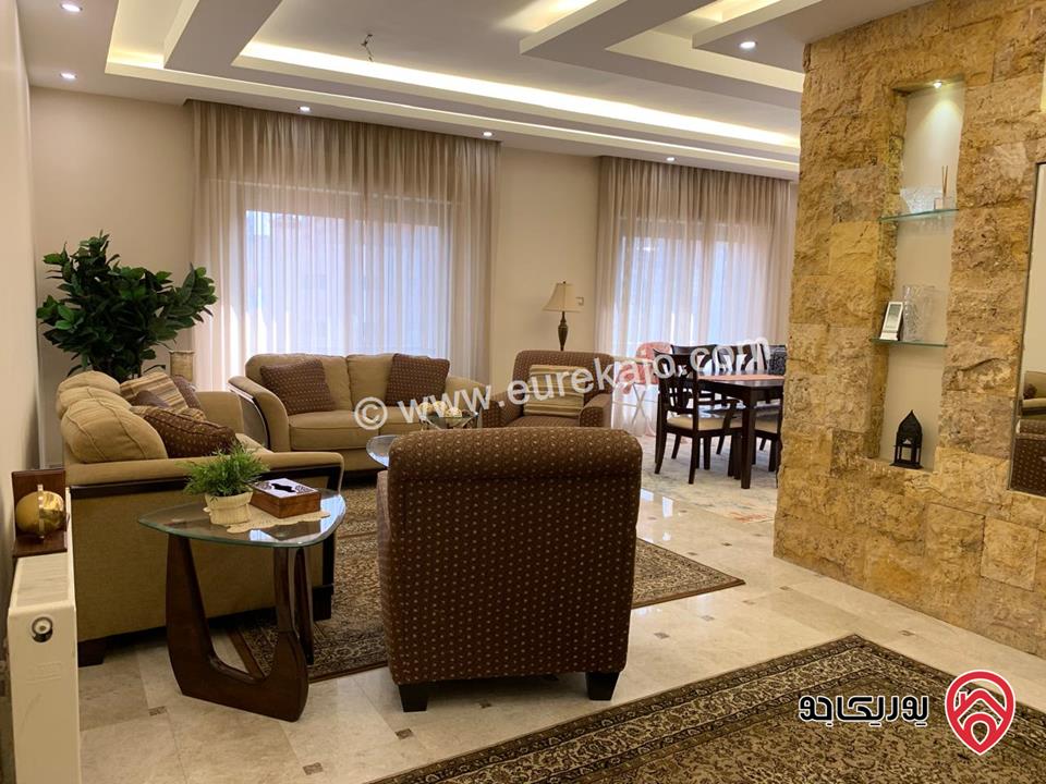 شقة فاخرة اخير مع روف 160م + 140م روف وترس للبيع في عمان - الجبيهة