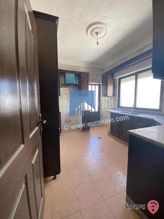 شقة مميزة طابق ثالث 150م مع روف 120م للبيع في عمان - الجندويل