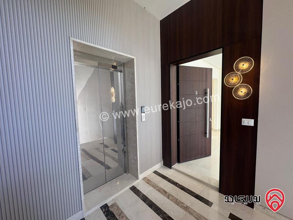 شقة للبيع في عمان - دابوق طابق ارضي مساحة البناء 185م و الترس 35م موقع مميز
