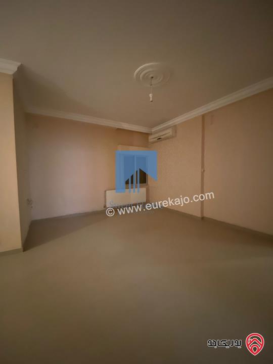 شقة مميزة طابق ارضي معلق 140م تشطيب سوبر ديلوكس للبيع في عمان - خلدا